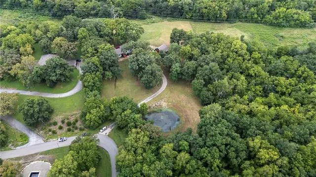 $750,000 | 9319 East 105th Street, Kansas City, MO 64134