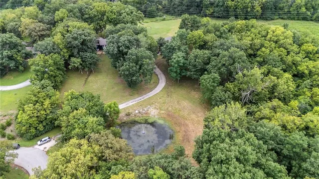 $750,000 | 9319 East 105th Street, Kansas City, MO 64134