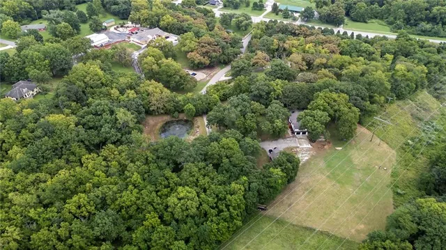 $750,000 | 9319 East 105th Street, Kansas City, MO 64134