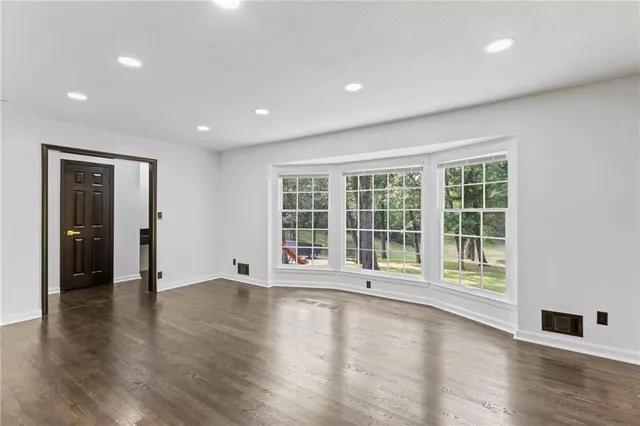 $750,000 | 9319 East 105th Street, Kansas City, MO 64134