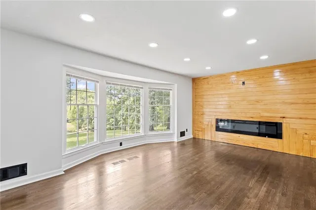 $750,000 | 9319 East 105th Street, Kansas City, MO 64134