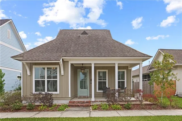 $2,750 | 1632 Continental Drive, Covington, LA 70433