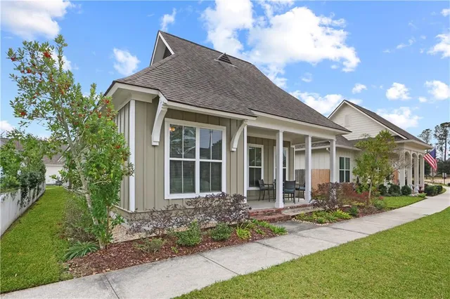 $2,750 | 1632 Continental Drive, Covington, LA 70433