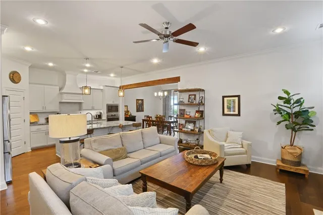 $2,750 | 1632 Continental Drive, Covington, LA 70433