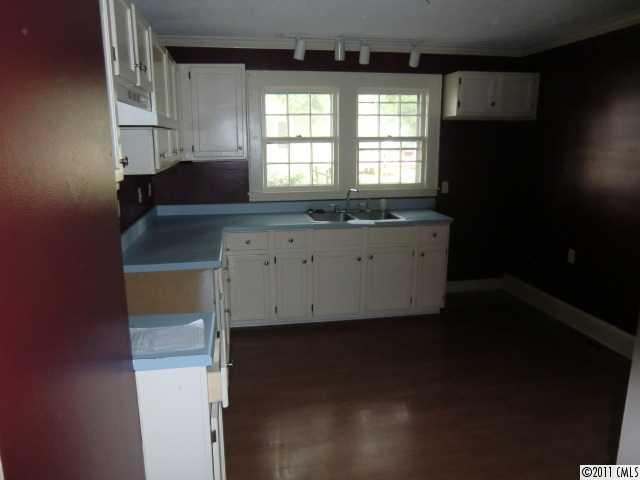 21115 Torrence Chapel Road Cornelius, NC 28031 - Photo 4 of 8 Gallery Image 4