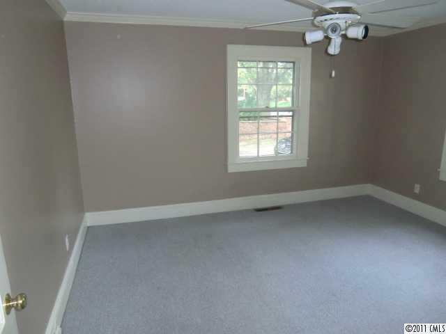 21115 Torrence Chapel Road Cornelius, NC 28031 - Photo 6 of 8 Gallery Image 6