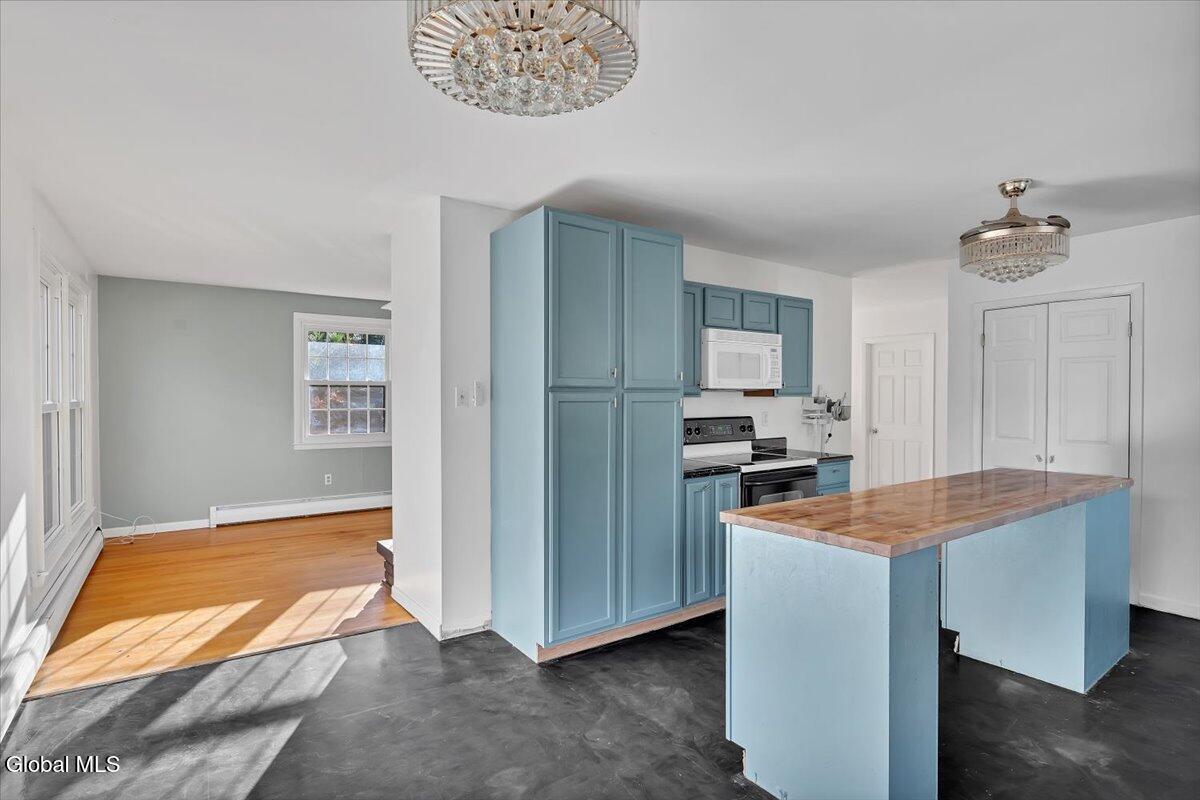 123 Fonda Road Waterford, NY 12188 - Photo 11 of 56 11-P1590381