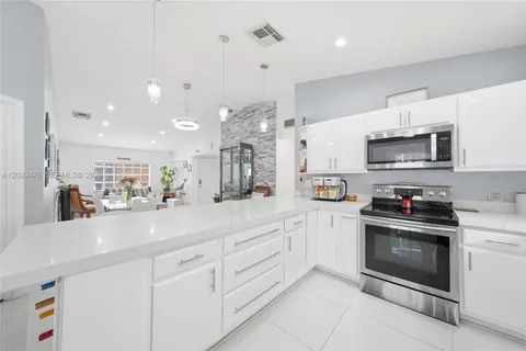 $635,000 | 531 Southwest 176th Avenue, Pembroke Pines, FL 33029