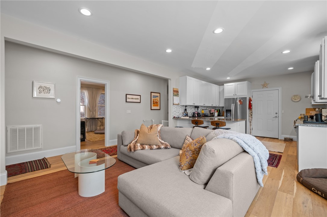 12 University Avenue Providence, RI 02906 - Photo 6 of 44