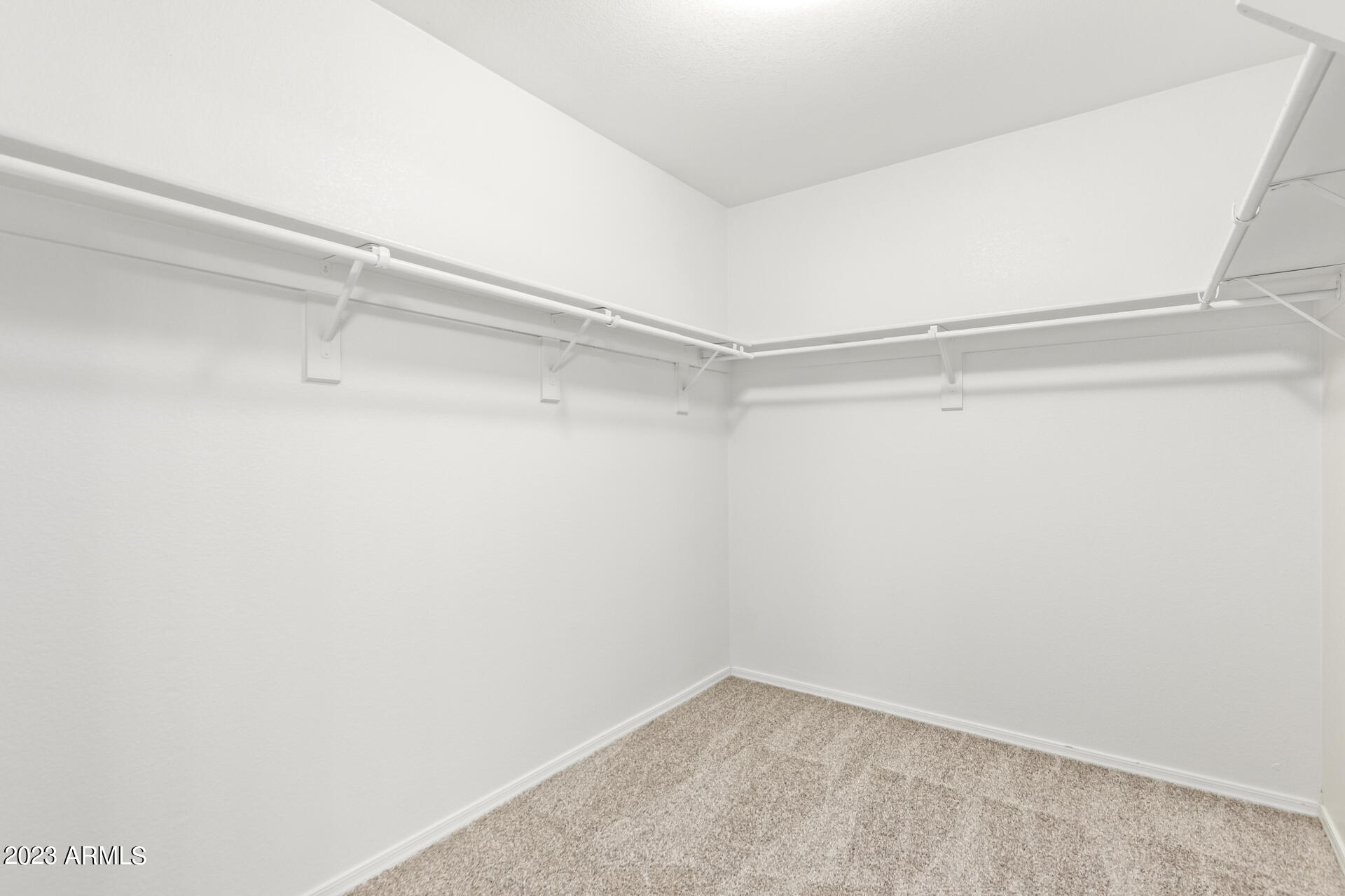 9424 West Jamestown Road Phoenix, AZ 85037 - Photo 12 of 21 16 - Jamestown