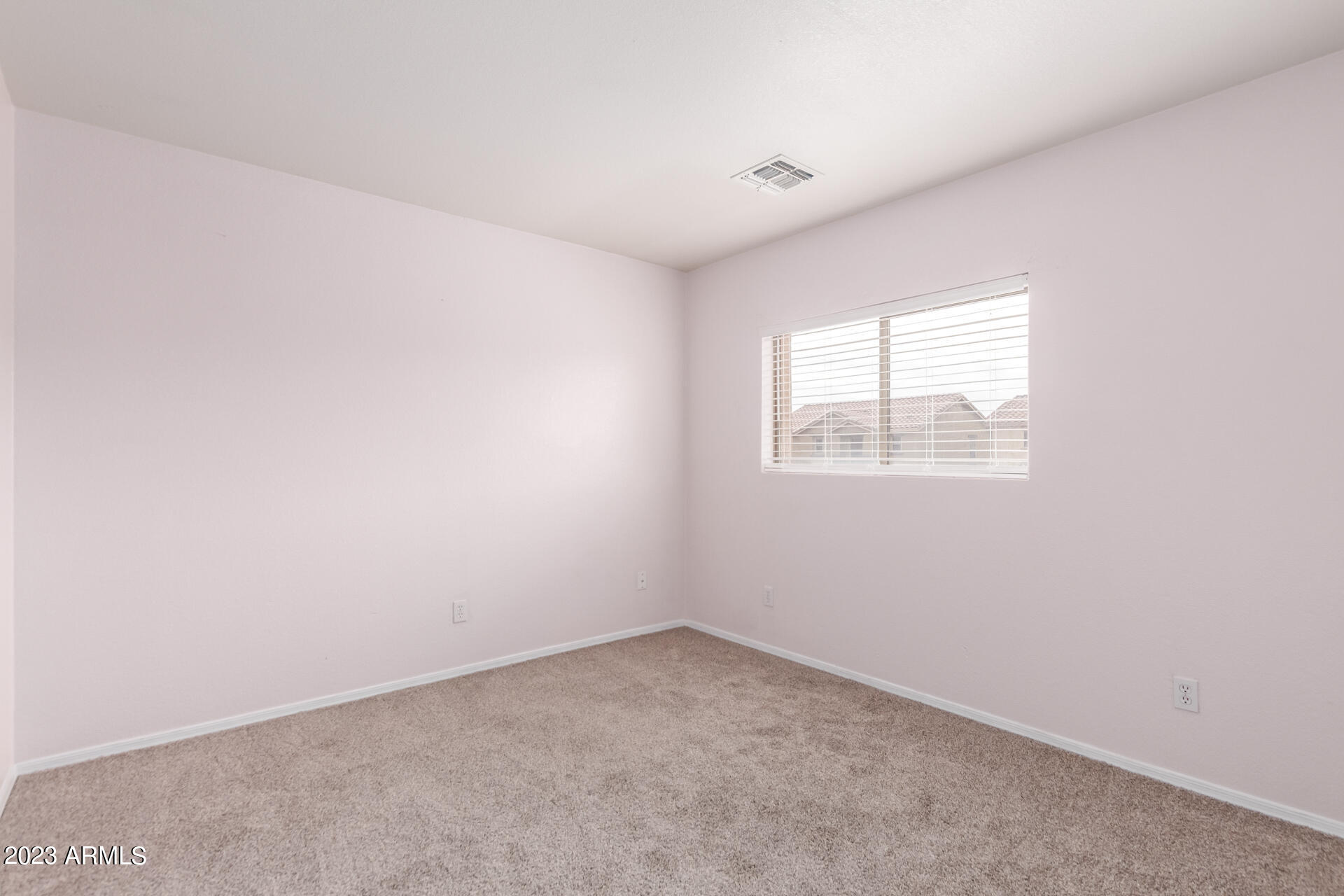 9424 West Jamestown Road Phoenix, AZ 85037 - Photo 13 of 21 17 - Jamestown