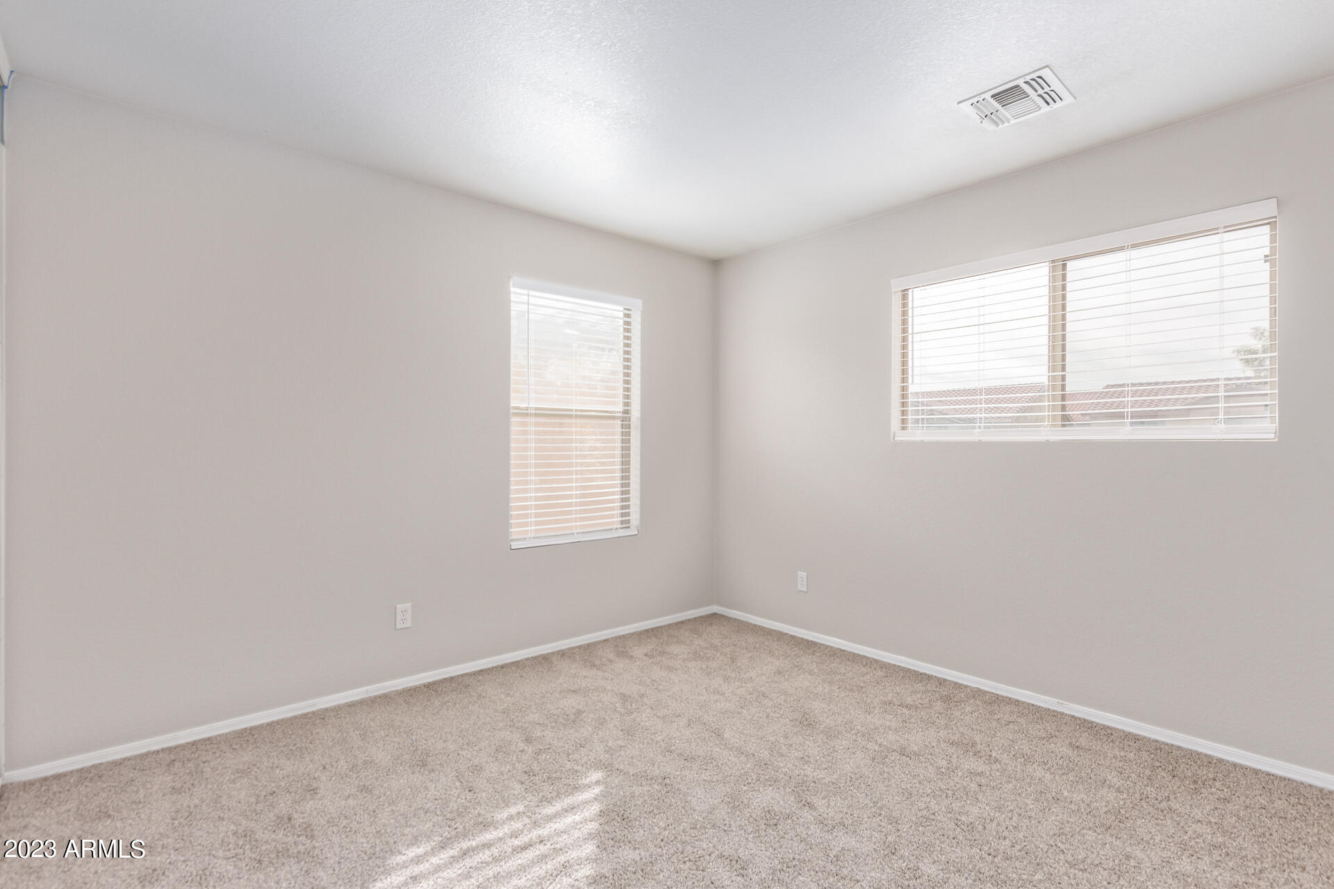 9424 West Jamestown Road Phoenix, AZ 85037 - Photo 17 of 21 21 - Jamestown