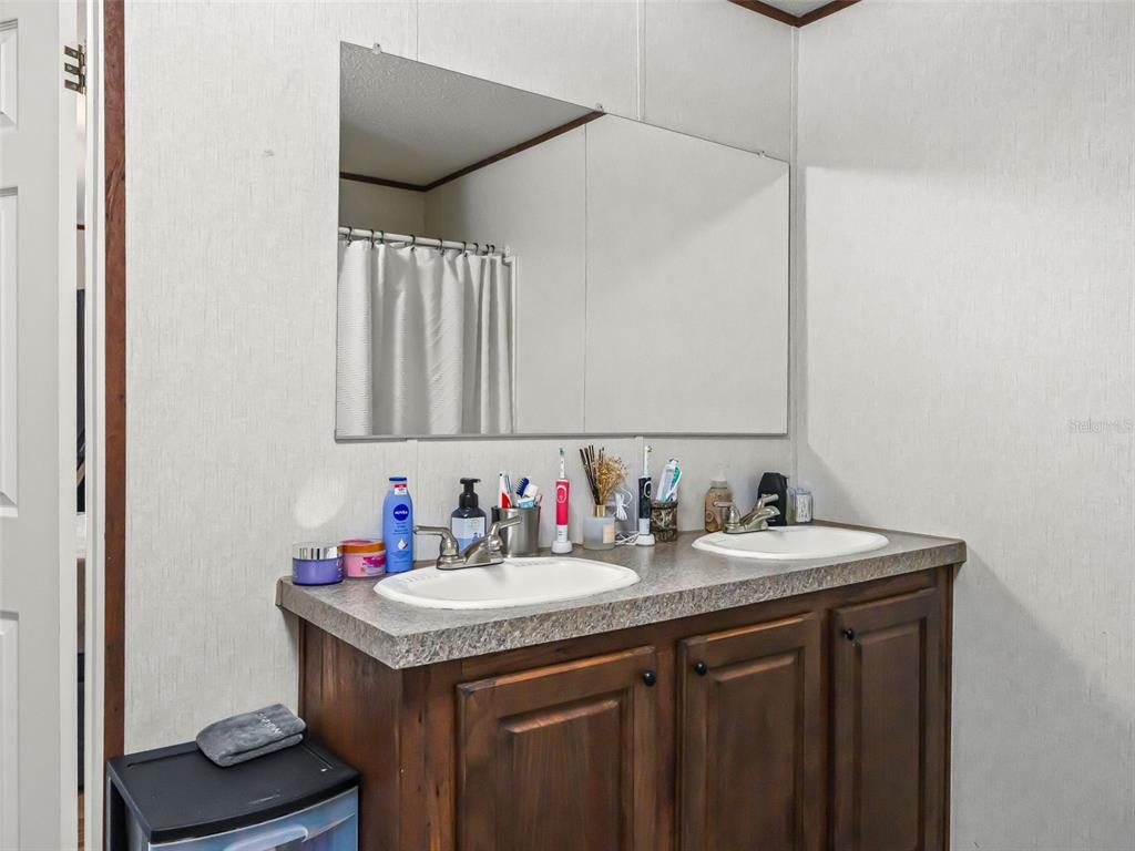 16610 Southwest 53rd Place Ocala, FL 34481 - Photo 15 of 38