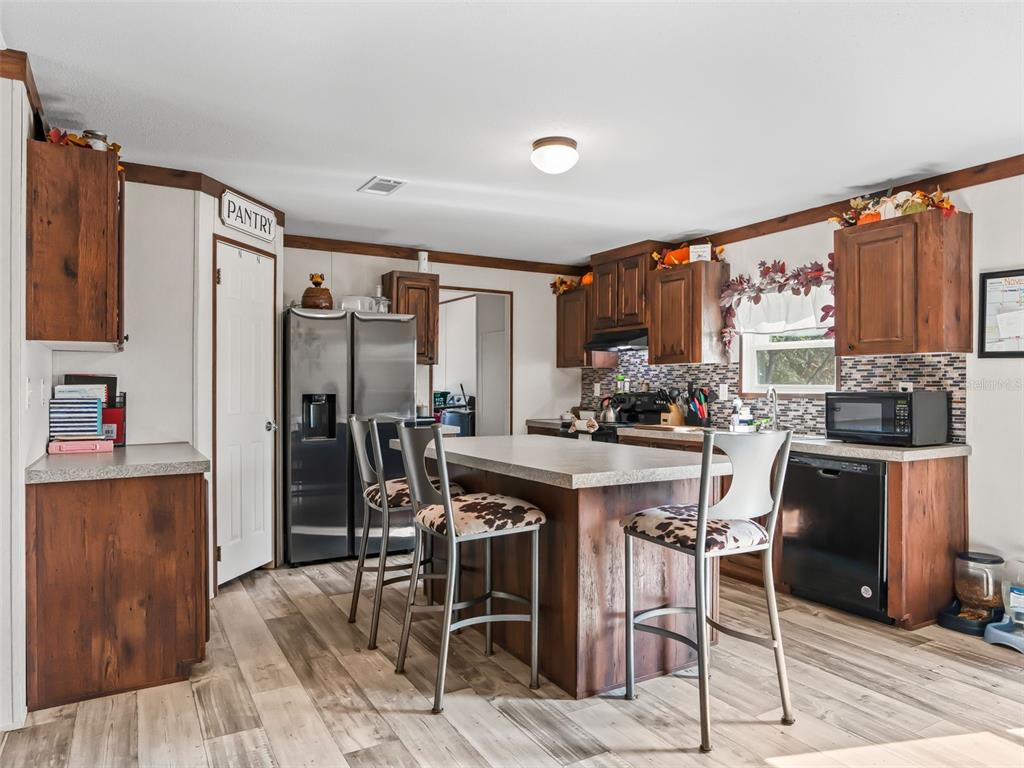 16610 Southwest 53rd Place Ocala, FL 34481 - Photo 7 of 38