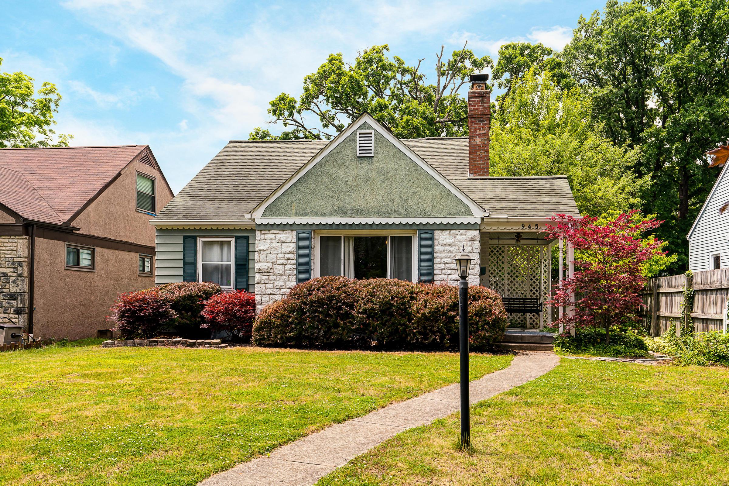 945 Kenwick Road Columbus, OH 43209 - Photo 1 of 37 Gallery Image 1