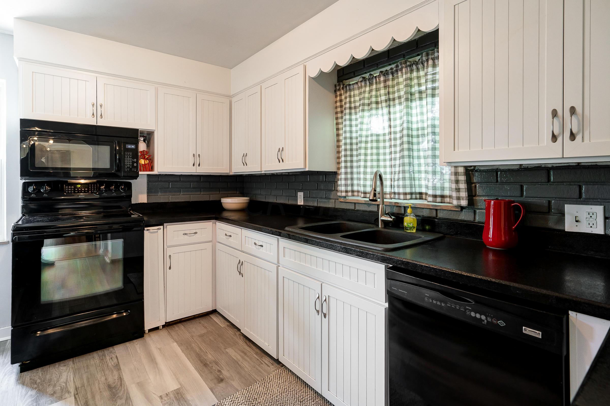 945 Kenwick Road Columbus, OH 43209 - Photo 11 of 37 Gallery Image 11