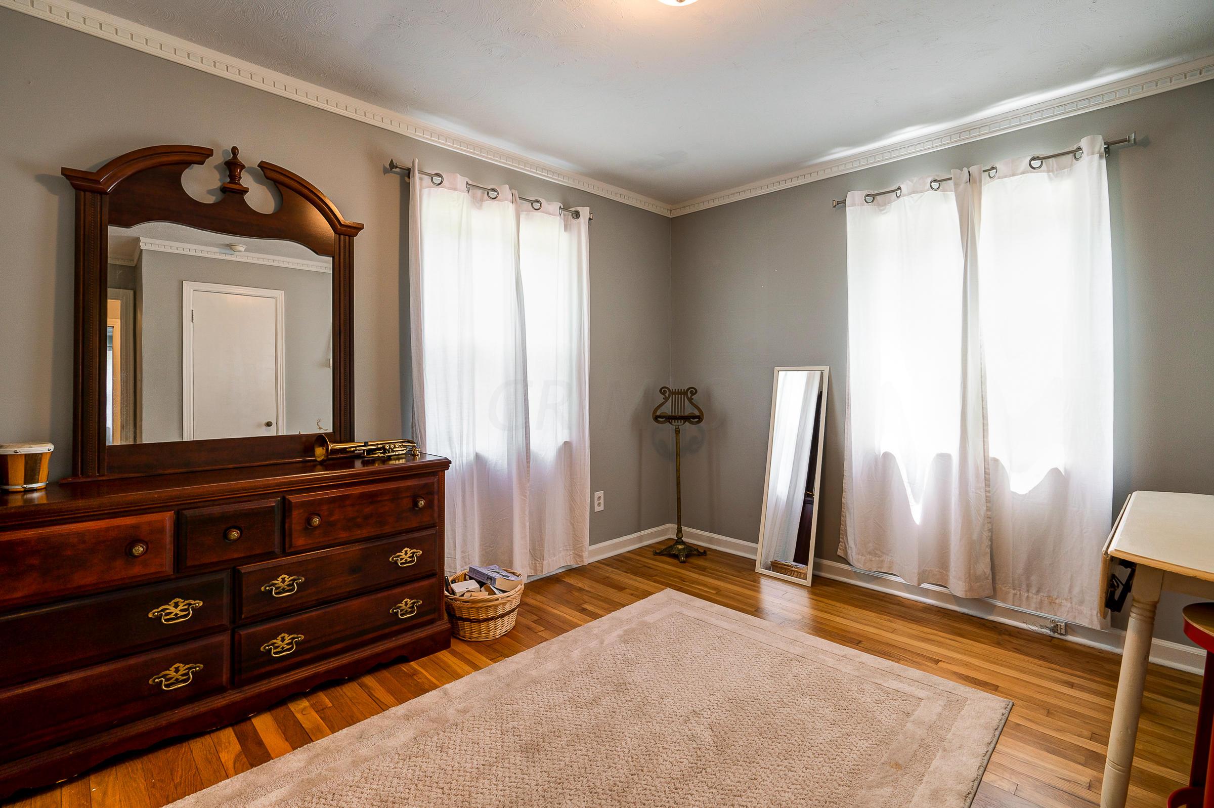 945 Kenwick Road Columbus, OH 43209 - Photo 17 of 37 Gallery Image 17