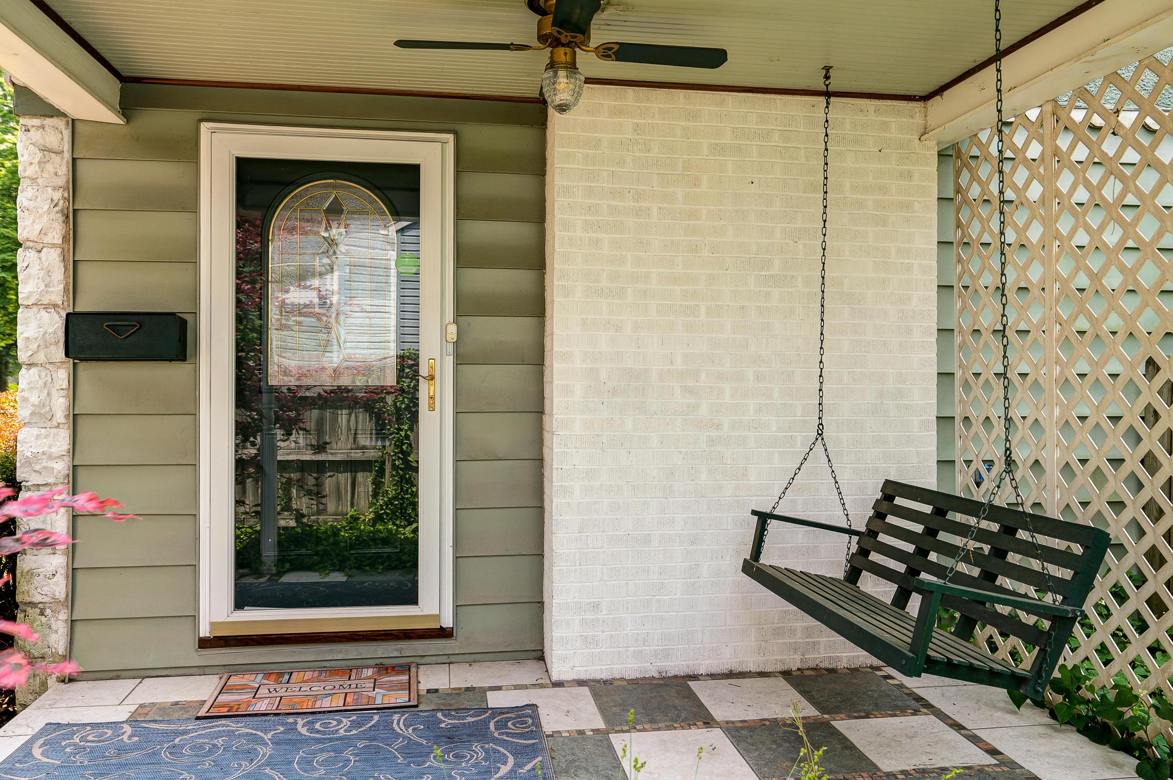 945 Kenwick Road Columbus, OH 43209 - Photo 3 of 37 Gallery Image 3