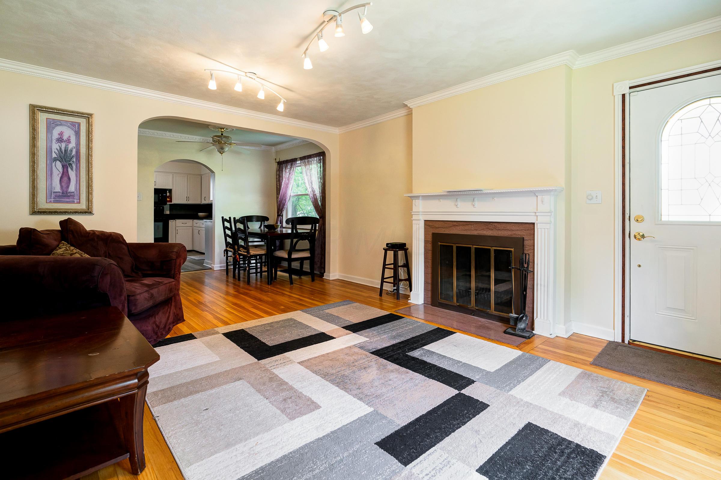 945 Kenwick Road Columbus, OH 43209 - Photo 5 of 37 Gallery Image 5