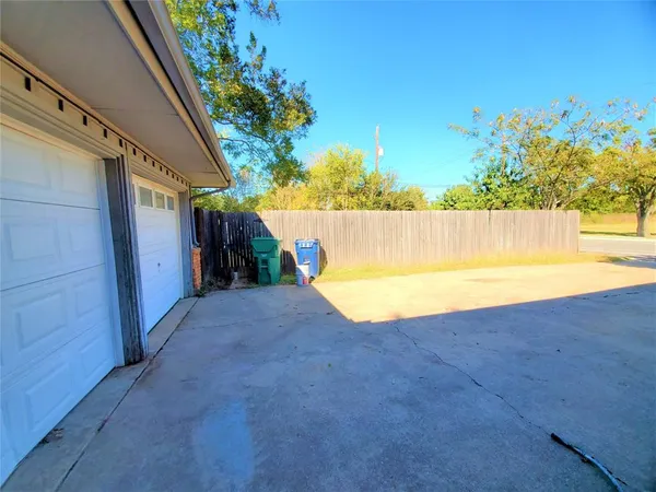 $2,600 | 1200 Bryn Mawr Place, Denton, TX 76201