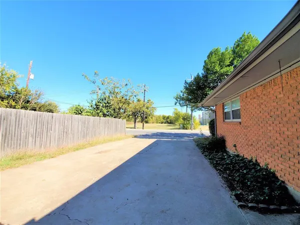 $2,600 | 1200 Bryn Mawr Place, Denton, TX 76201