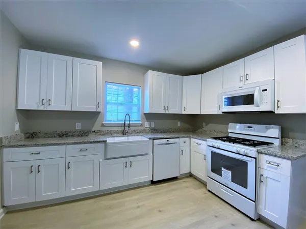 $1,850 | 1702 Studewood Street, Houston, TX 77009
