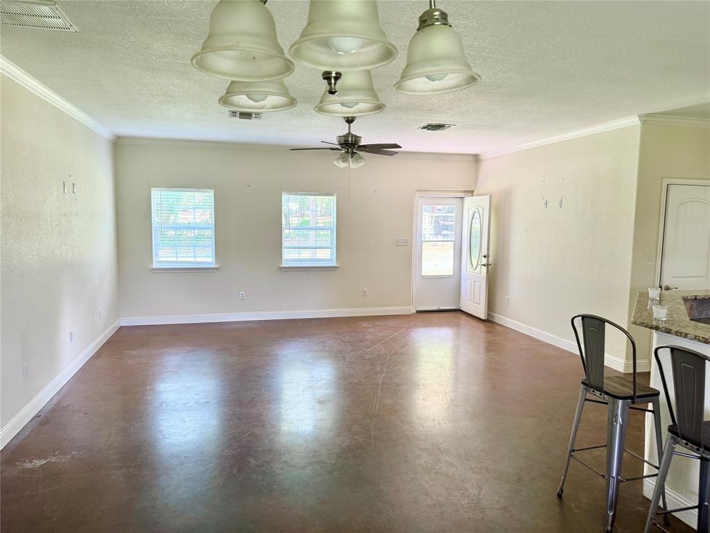 340 Lynch Bend Road Springtown, TX 76082 - Photo 4 of 19