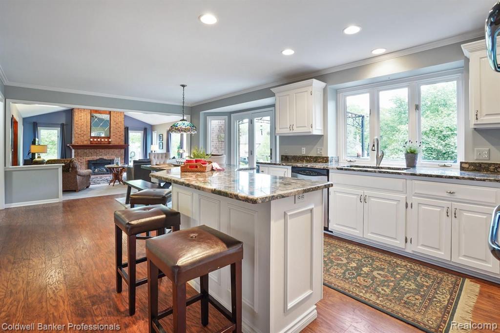3681 Newcastle Drive Rochester Hills, MI 48306 - Photo 11 of 40