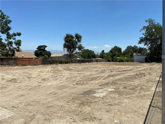 $399,999 | 575 South Gifford Avenue, San Bernardino, CA 92408