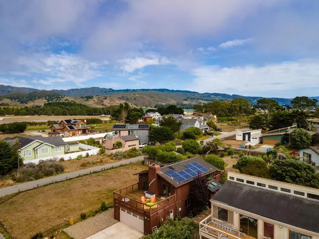 $690,000 | 90 Madrone Moss Beach, Moss Beach, CA 94038
