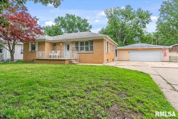 $200,000 | 2424 Holmes Avenue, Springfield, IL 62704