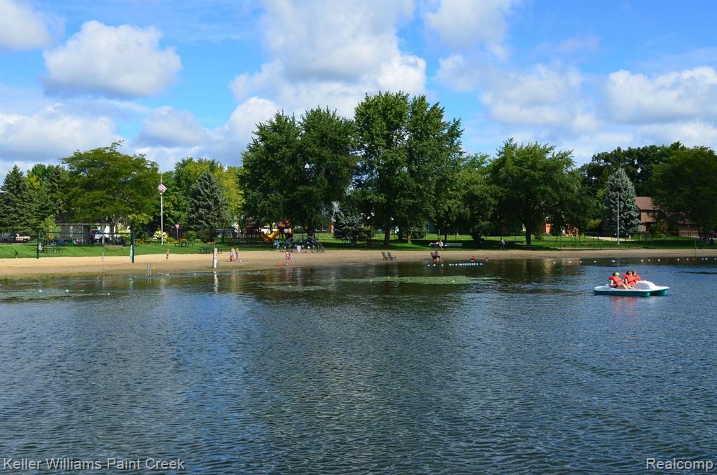2337 Eaton Gate Road Lake Orion, MI 48360 - Photo 23 of 27 Gallery Image 23