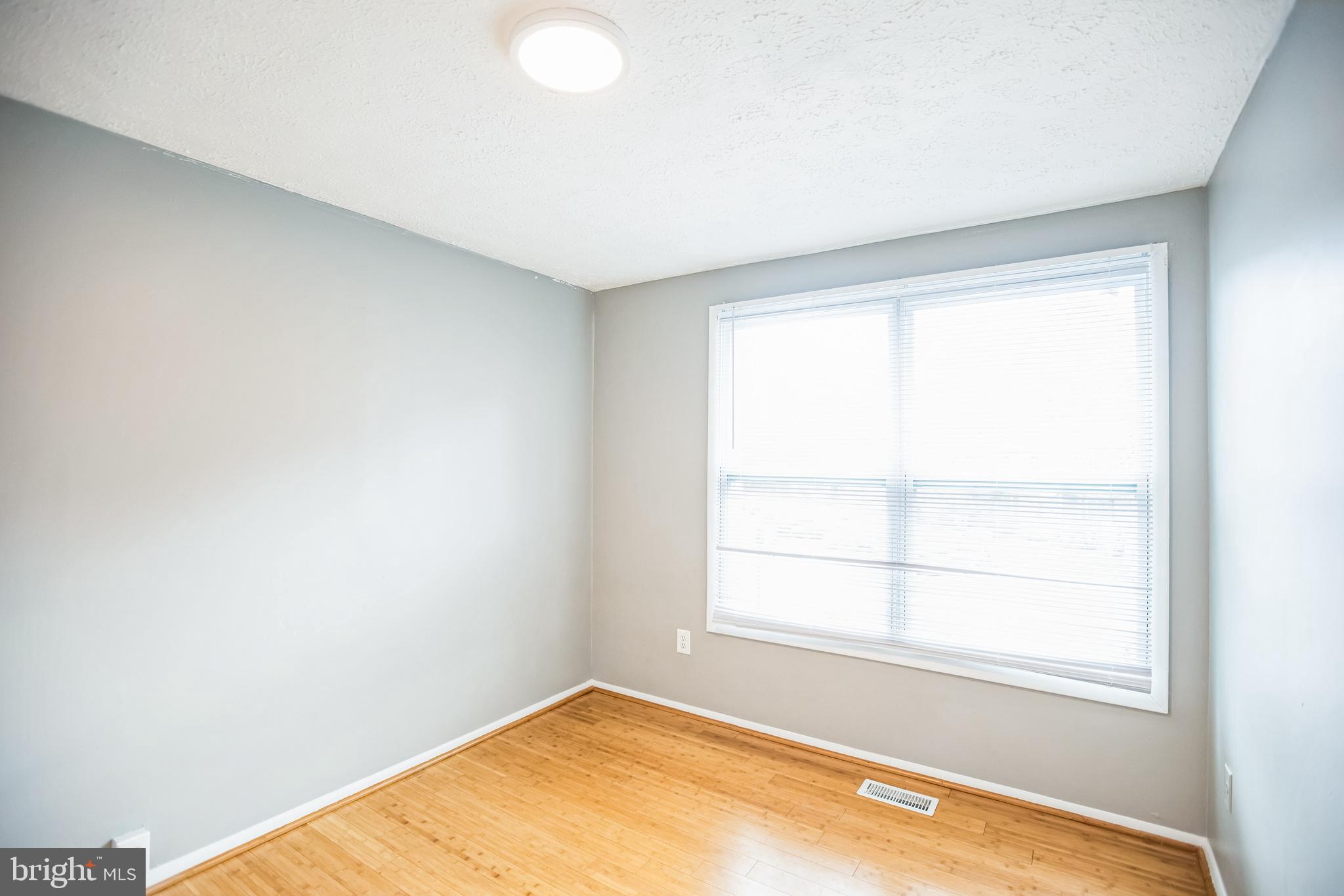 8774 Newington Commons Road Lorton, VA 22079 - Photo 17 of 30