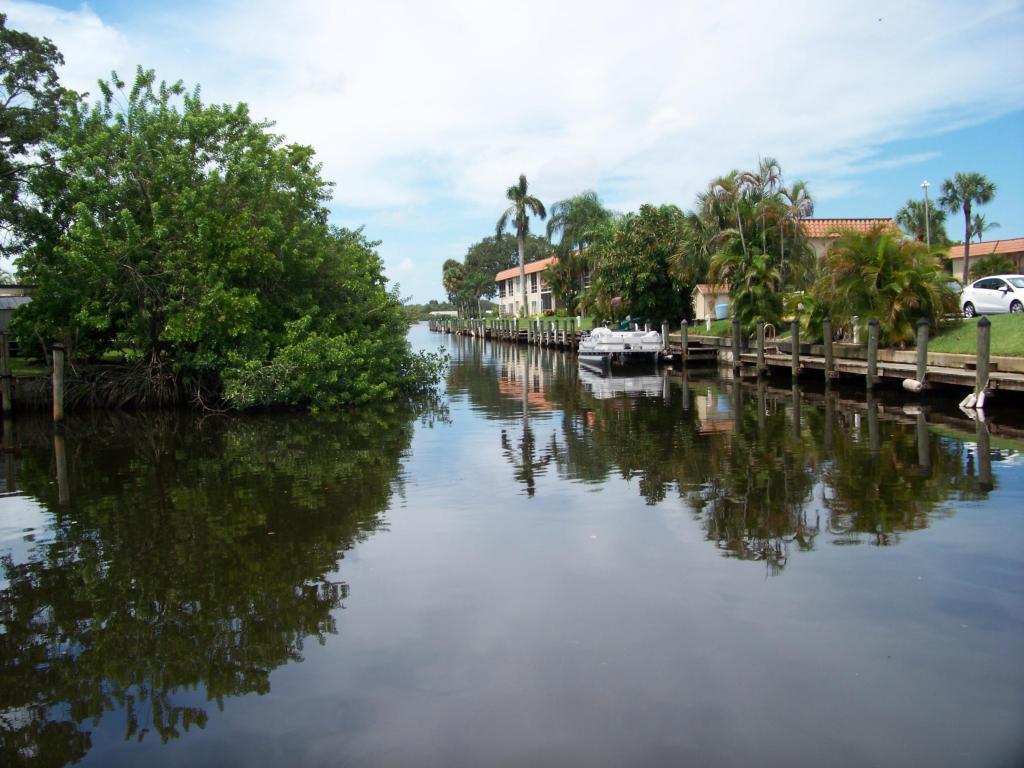 2485 Southwest Hideaway Lane Stuart, FL 34994 - Photo 2 of 23 Hideaway