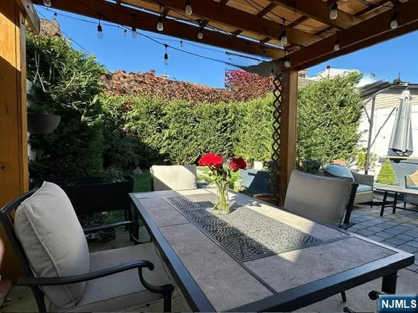 $3,200 | 221 3rd Street, Unit 1, Fairview, NJ 07022