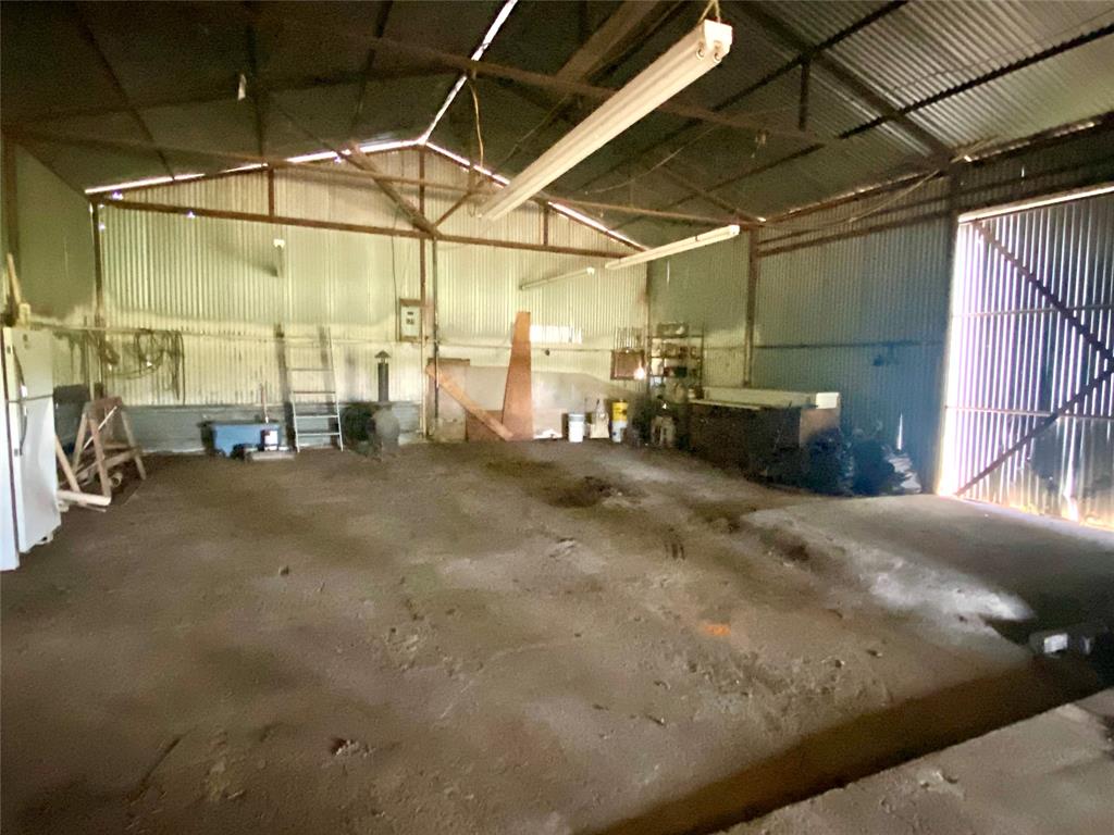 2506 Fm 272 Celeste, TX 75423 - Photo 24 of 36