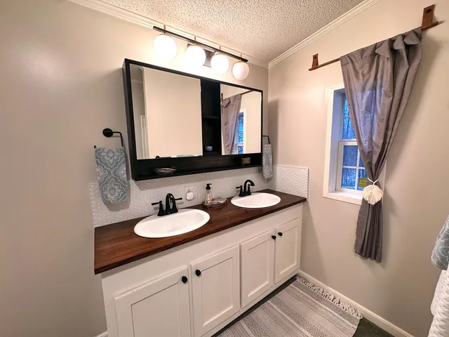 $275,000 | 150 Fillmore Street, Bennington, VT 05201