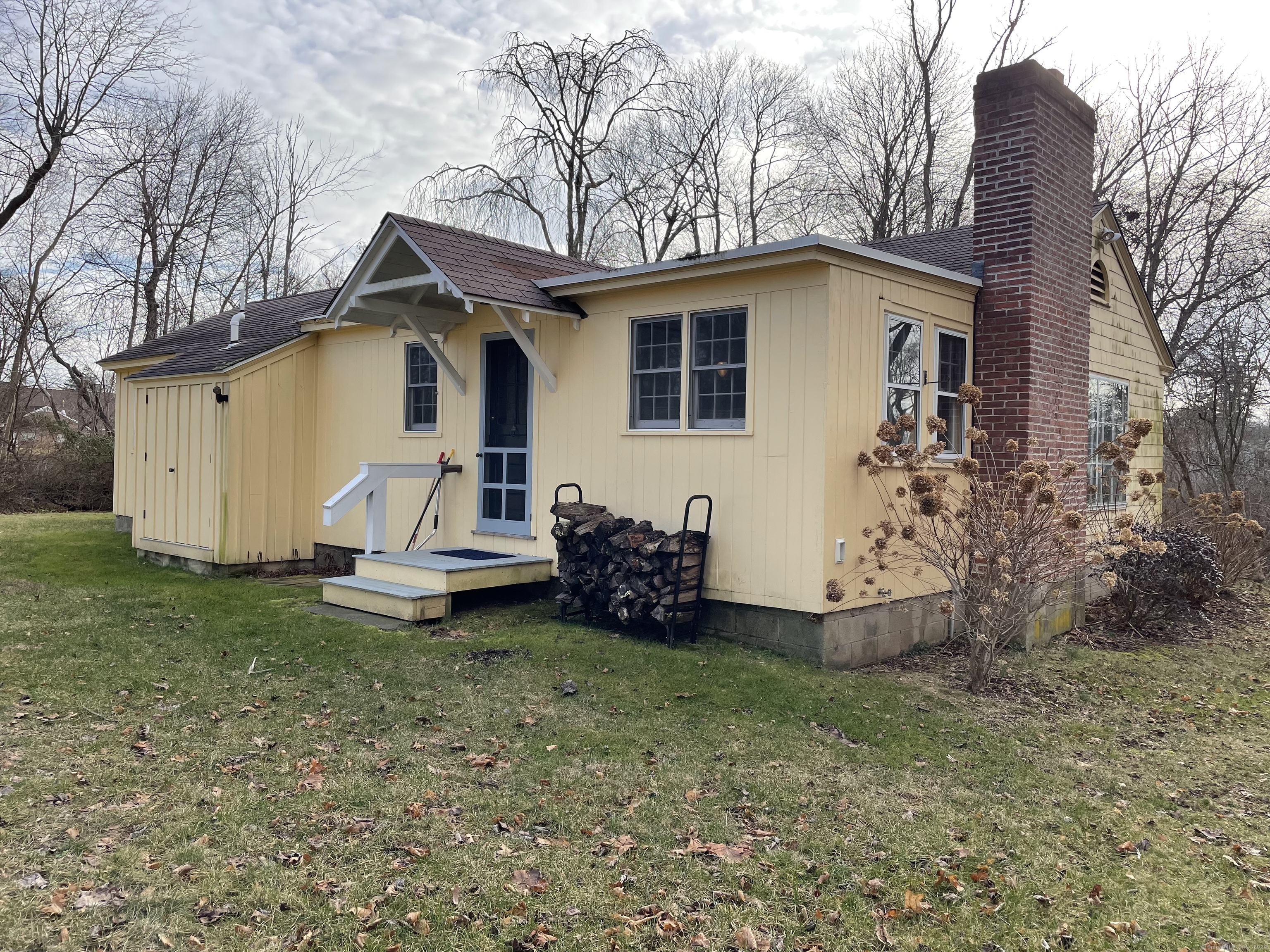 69 River Street Guilford, CT 06437 - Photo 7 of 22