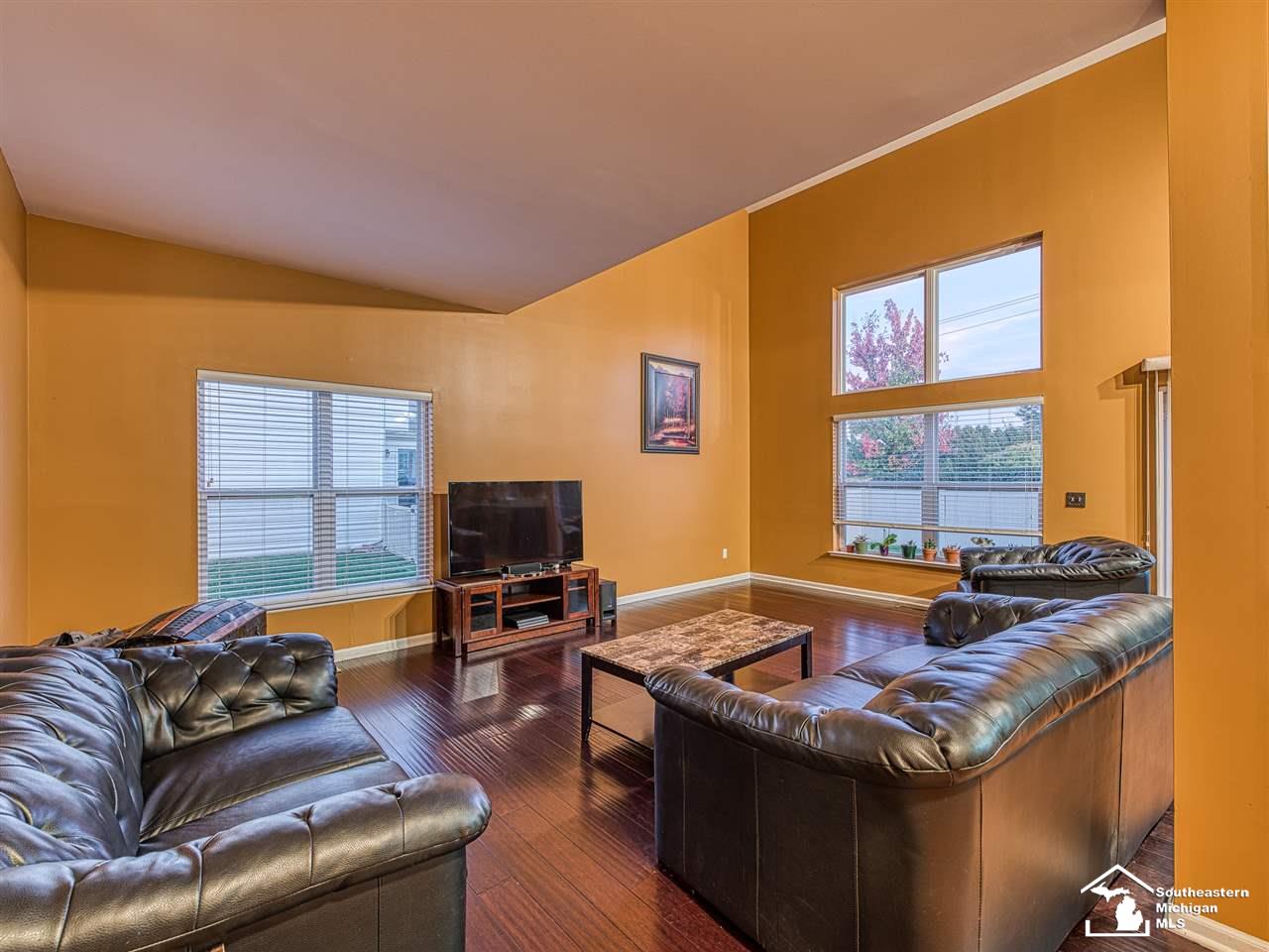 839 Golf Ridge Circle Dundee, MI 48131 - Photo 5 of 31 31398112-4.JPG