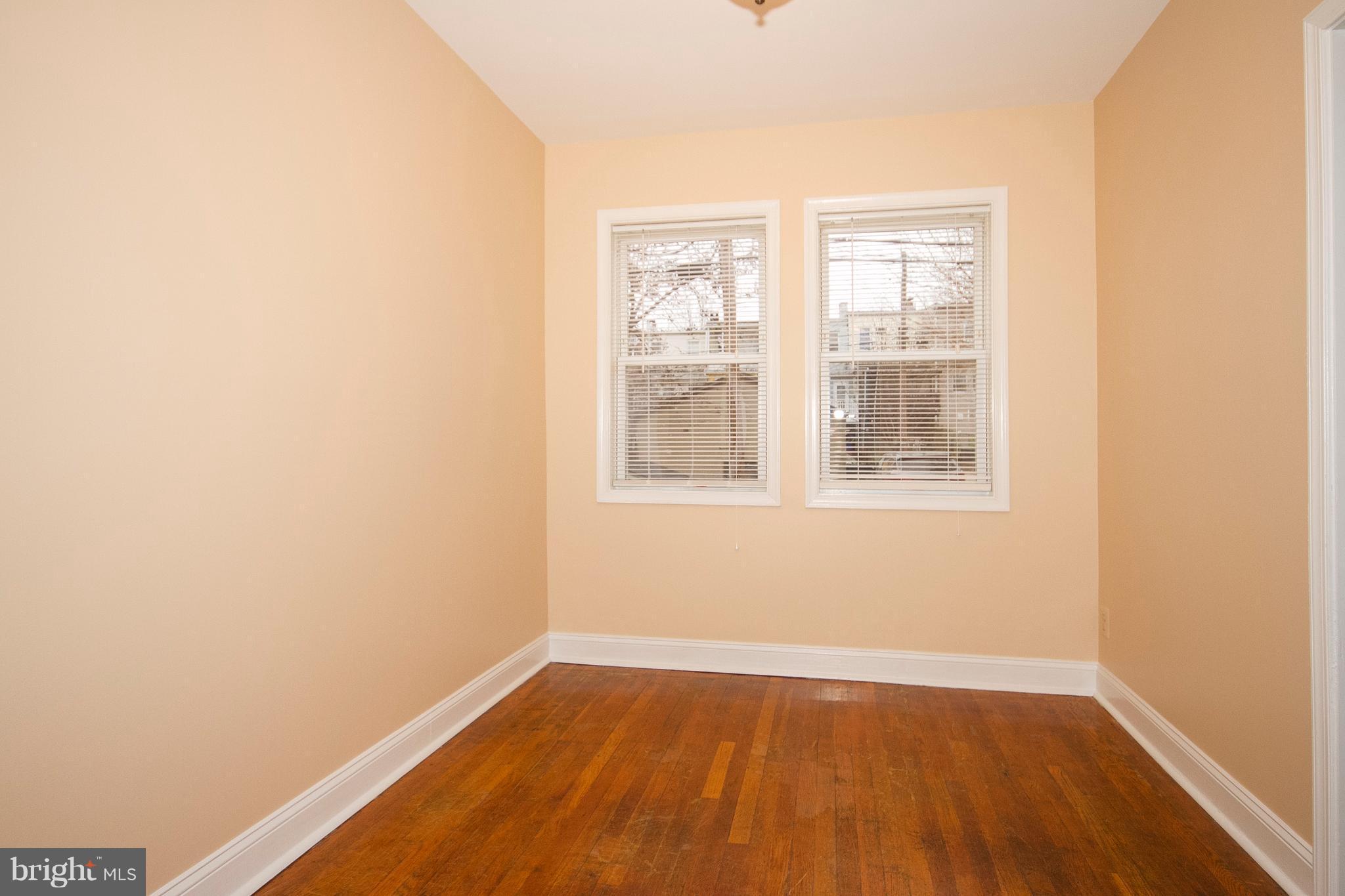 4313 Newport Avenue Baltimore, MD 21211 - Photo 8 of 22 Dining Room