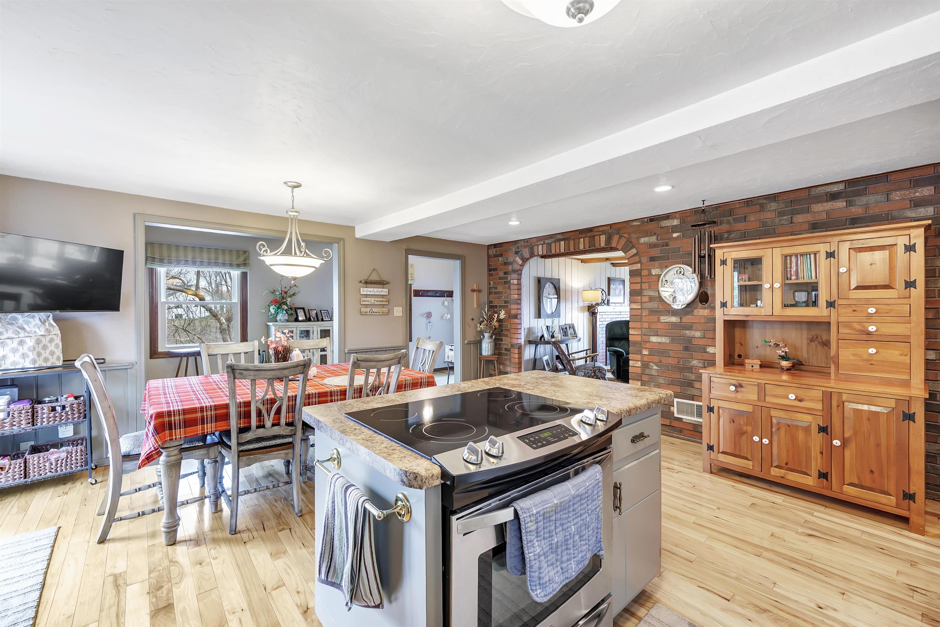 1202 Red Maple Road De Pere, WI 54115 - Photo 9 of 45