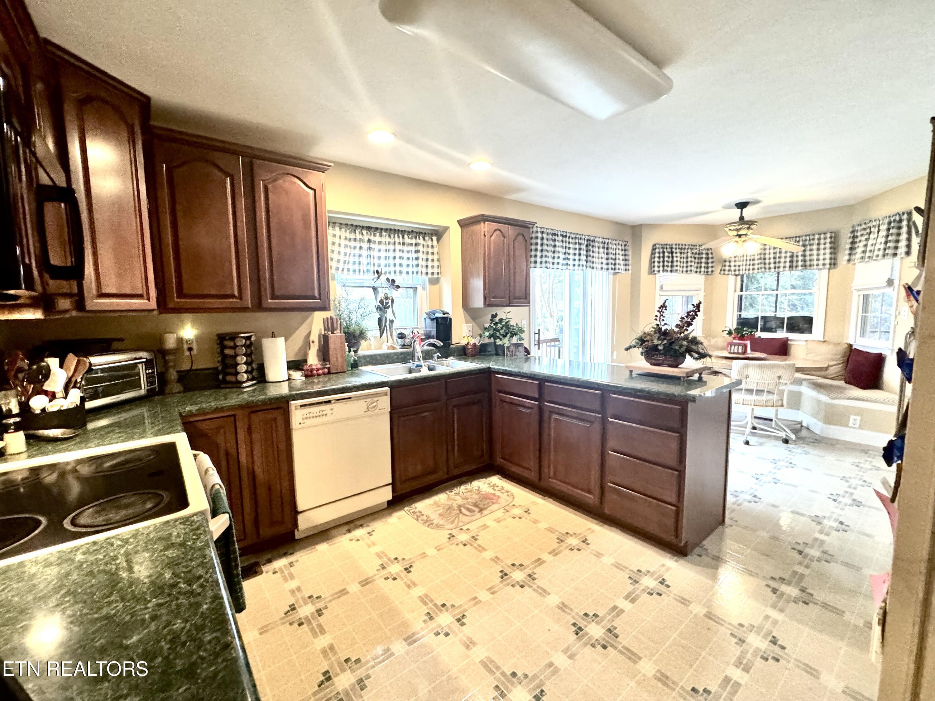 7805 Silverbridge Court Powell, TN 37849 - Photo 18 of 44 IMG_3045