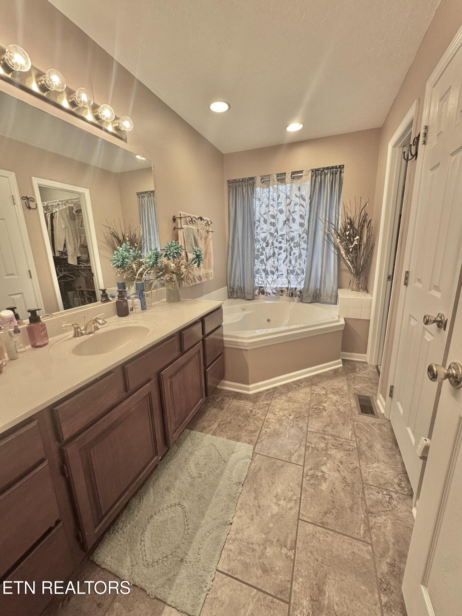 7805 Silverbridge Court Powell, TN 37849 - Photo 23 of 44 IMG_3022