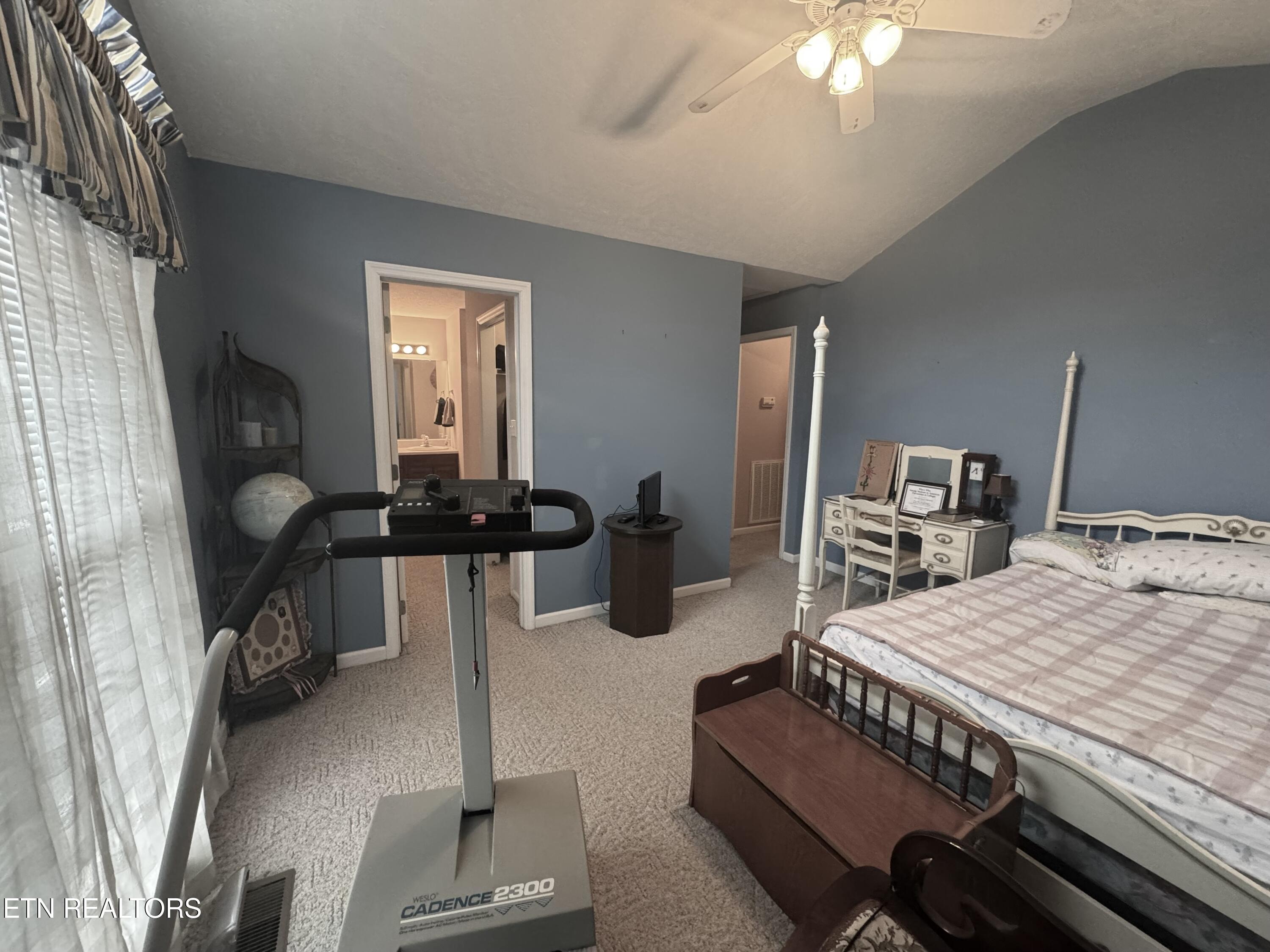 7805 Silverbridge Court Powell, TN 37849 - Photo 36 of 44 IMG_3010