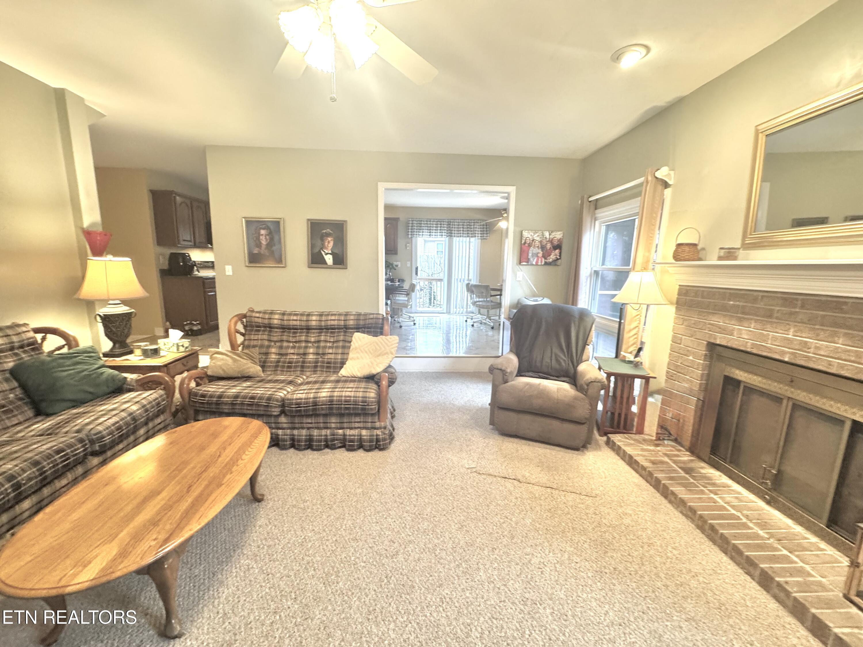 7805 Silverbridge Court Powell, TN 37849 - Photo 6 of 44 IMG_3071