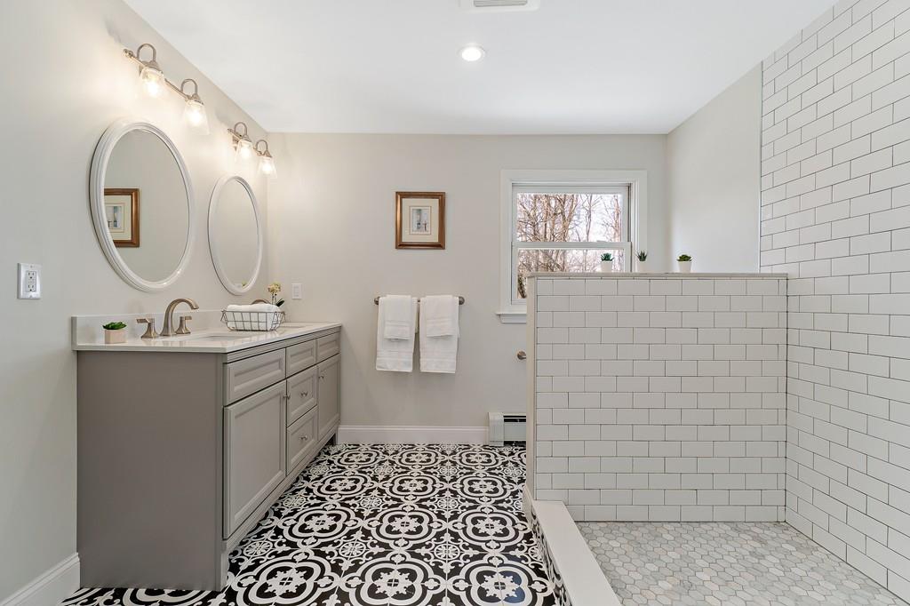 15 Claire Road Amesbury, MA 01913 - Photo 11 of 40