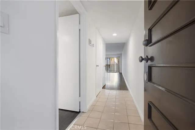 $600,001 | 433 South Manhattan Place, Unit 209, Los Angeles, CA 90020