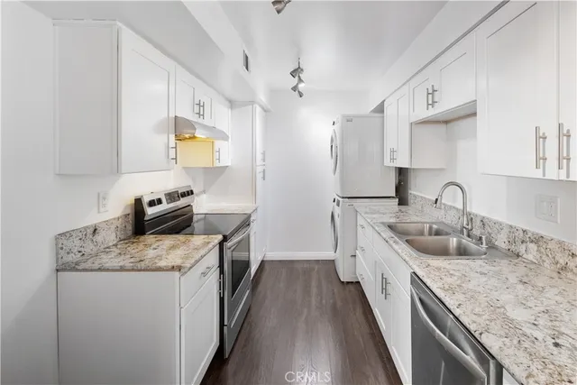$600,001 | 433 South Manhattan Place, Unit 209, Los Angeles, CA 90020