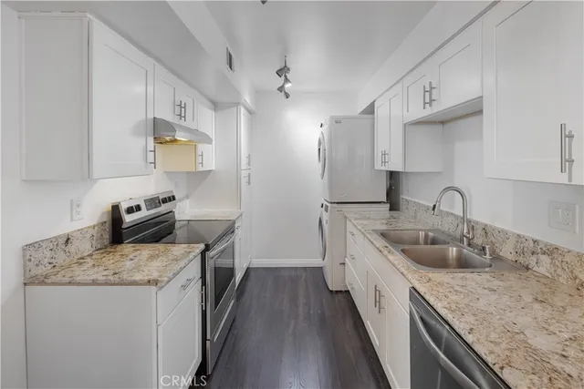 $600,001 | 433 South Manhattan Place, Unit 209, Los Angeles, CA 90020