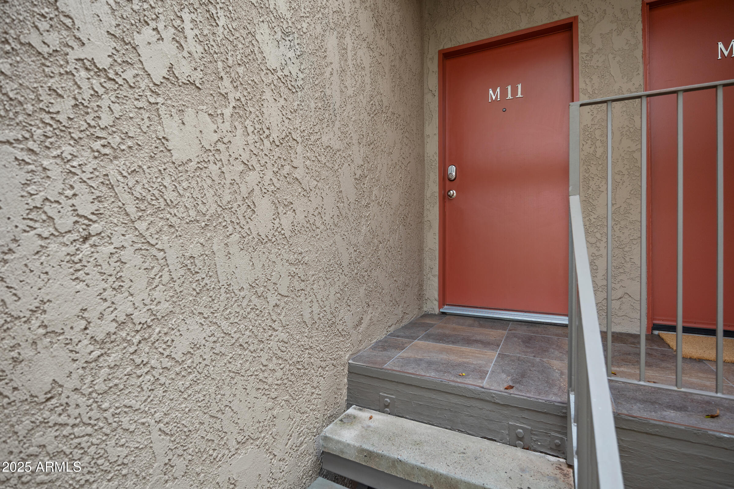 5525 East Thomas Road, Unit M11 Phoenix, AZ 85018 - Photo 36 of 39 a bathroom with a shower